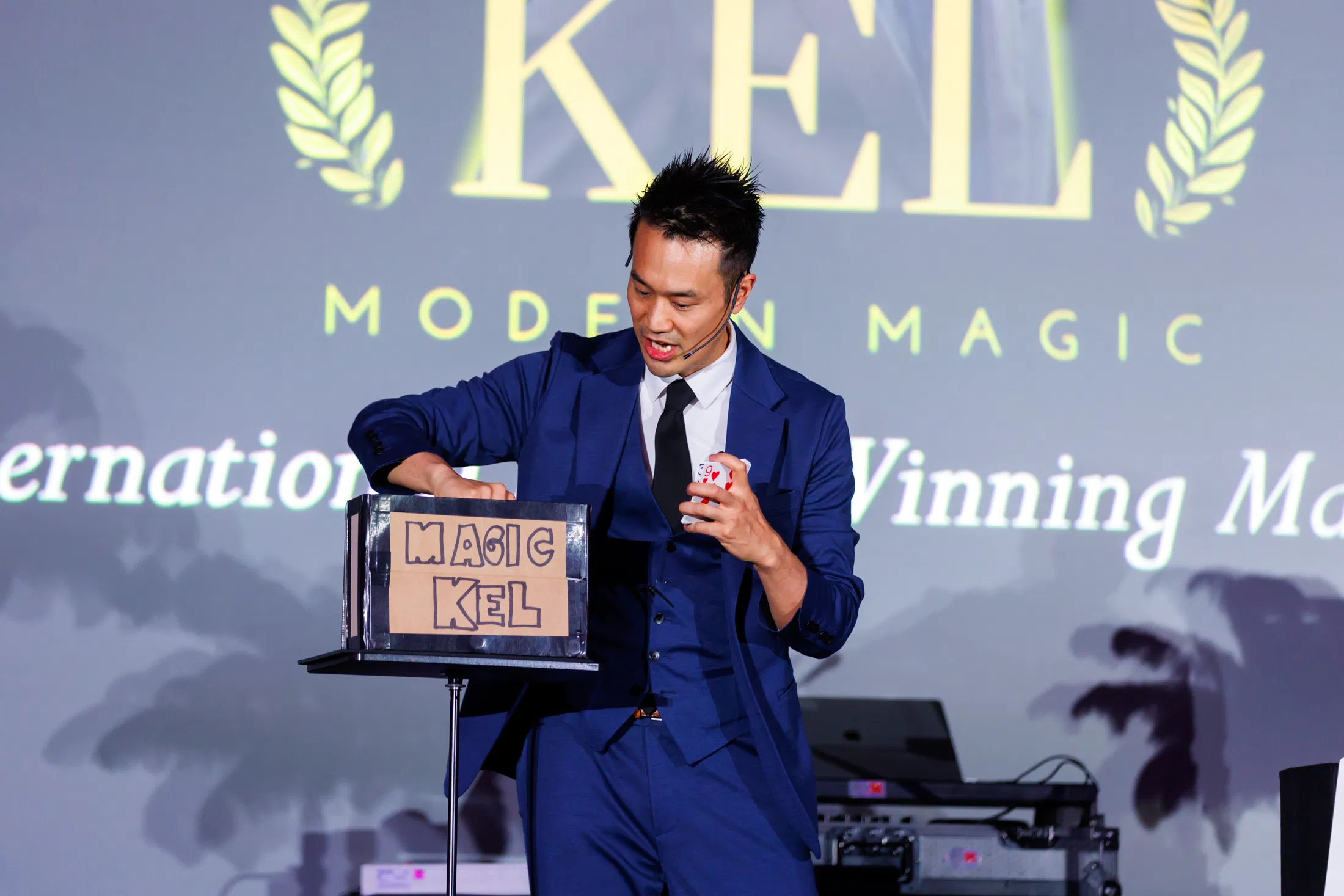 Close-up magic at the Hyatt Regency Vancouver's Corporate Annual Awards